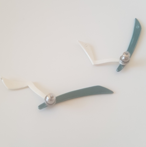 Abstract Leg Earrings - Picture 6 of 8